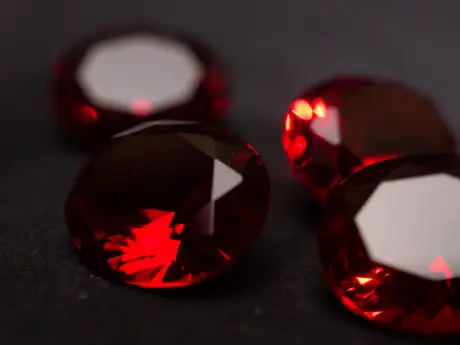 Czerwony diament — najrzadszy i najbardziej pożądany klejnot