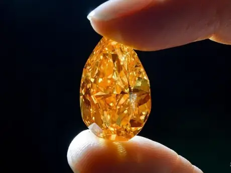 Pomarańczowy diament – wyjątkowa i rzadka odmiana kamienia