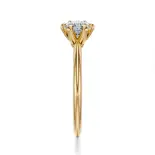 Złoty pierścionek z dużym diamentem Złoty pierścionek z dużym diamentem