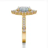 Pierścionek z owalnym diamentem Pierścionek z owalnym diamentem