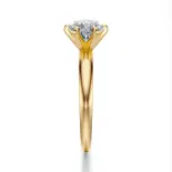 Złoty pierścionek z dużym diamentem Złoty pierścionek z dużym diamentem