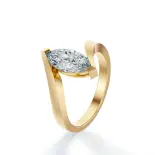 Pierścionek z diamentem markizą