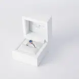 Pierścionek zaręczynowy z szafirem i diamentami Pierścionek zaręczynowy z szafirem i diamentami