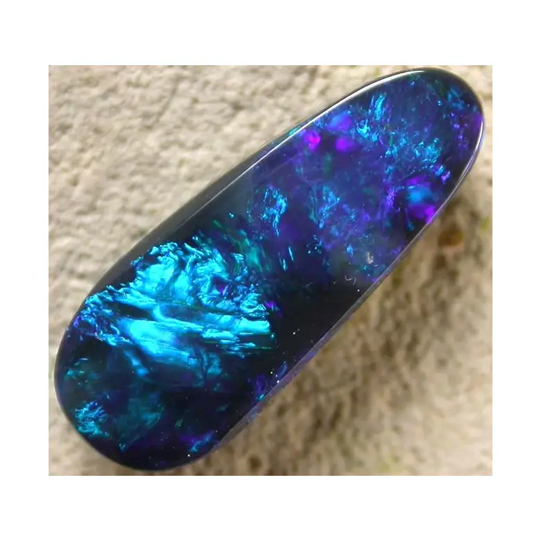 Złota zawieszka z opalem Złota zawieszka z opalem