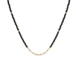 naszyjnik z czarnych kamieni