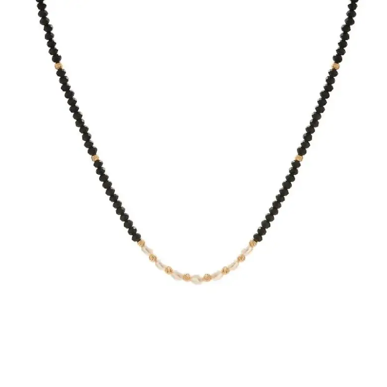 naszyjnik z czarnych kamieni