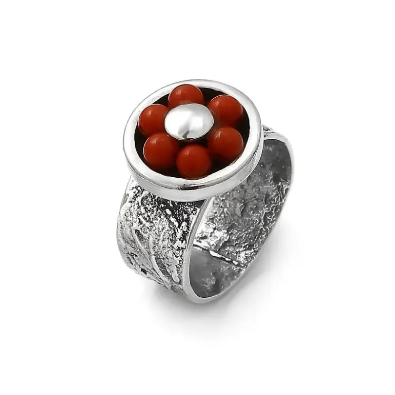 Srebrny pierścionek z koralem Srebrny pierścionek z koralem