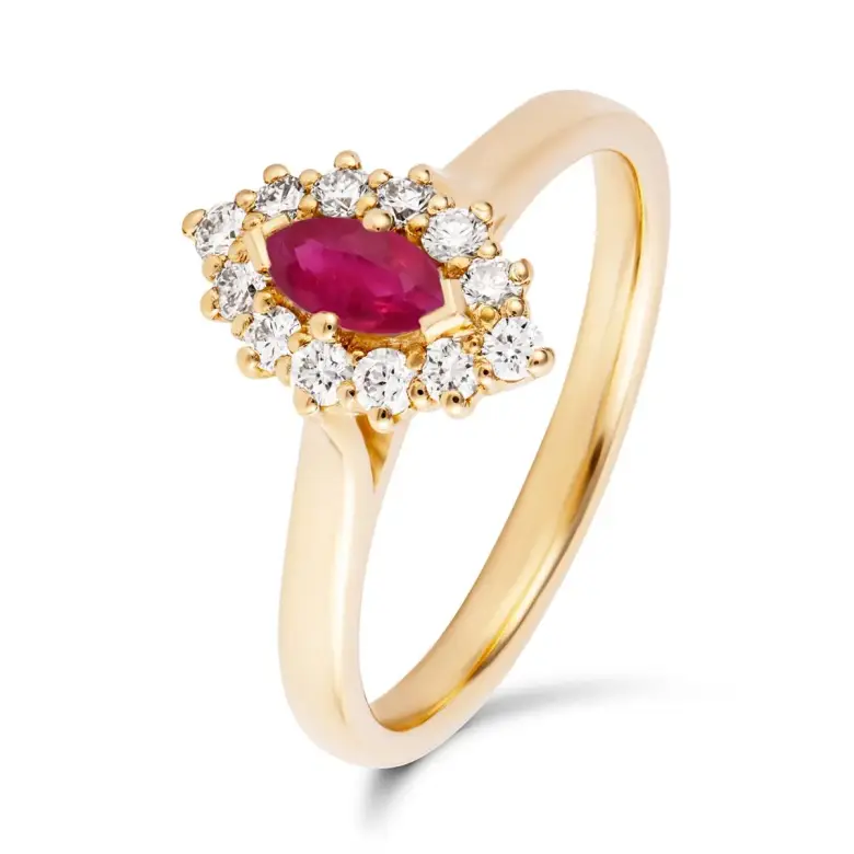 Pierścionek z rubinem i diamentami Pierścionek z rubinem i diamentami