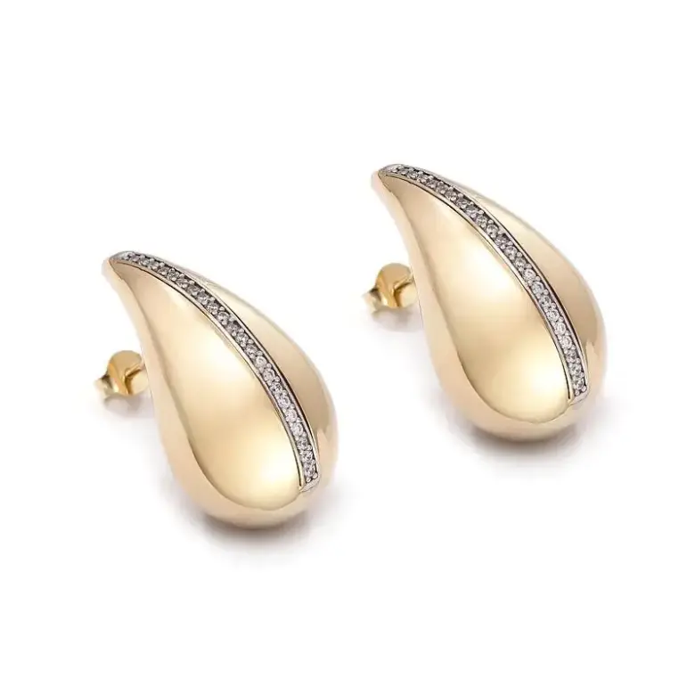 Złote kolczyki krople