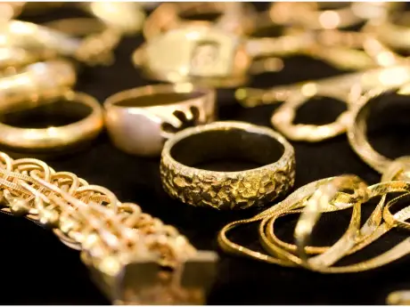 Wszystko o pozłacanej biżuterii